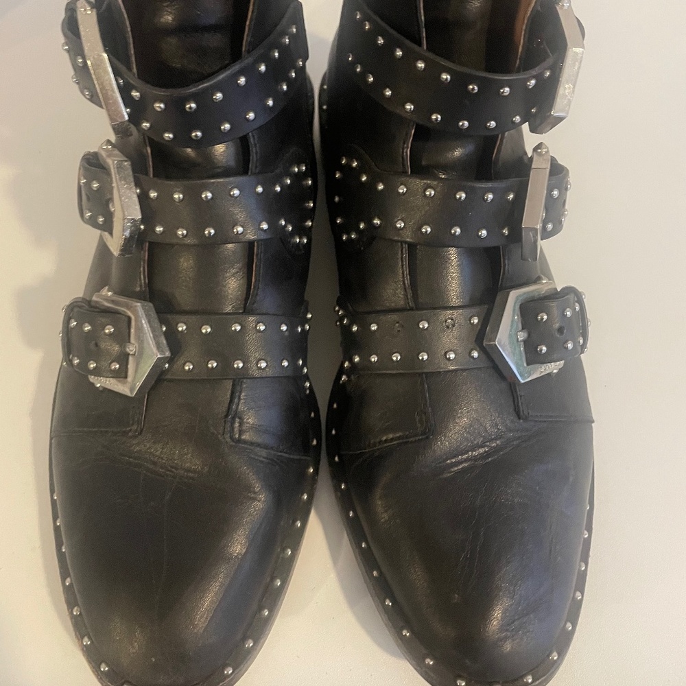Gianni Bini black leather boots with silver hardware